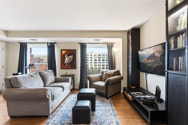 $265,000 | 198 6th Street East, Unit 501, St. Paul, MN 55101