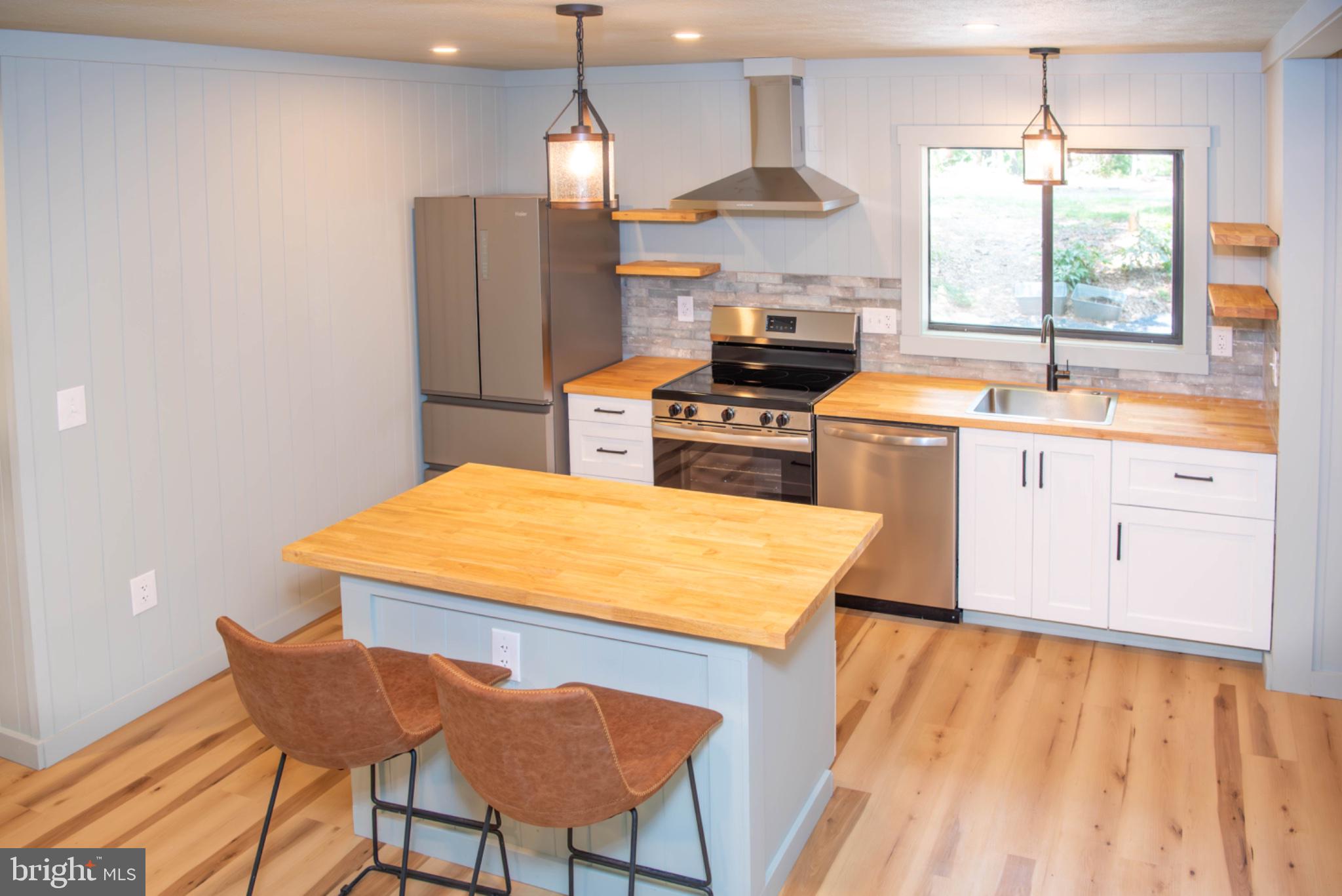 689 Snider's Ridge Mathias, WV 26812 - Photo 16 of 104 Gallery Image 16