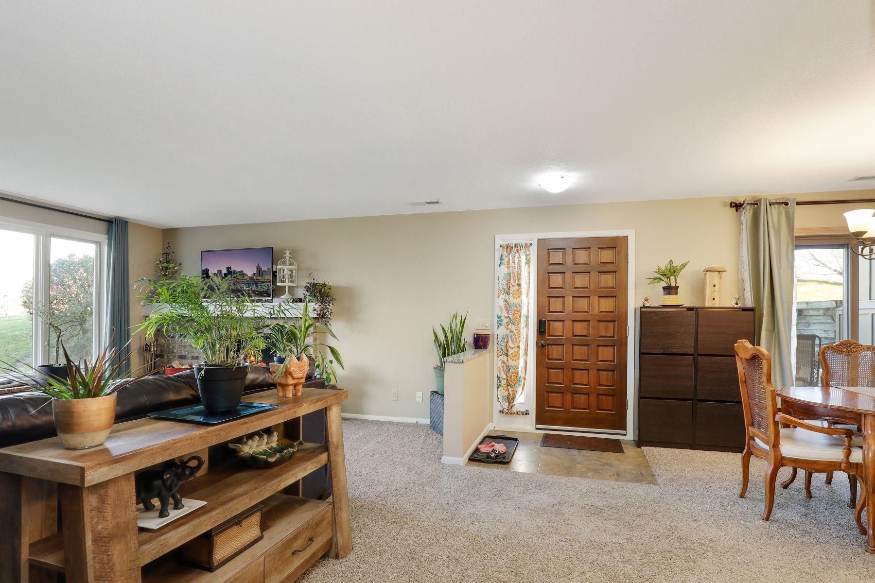 9032 Neill Lake Road Eden Prairie, MN 55347 - Photo 17 of 44