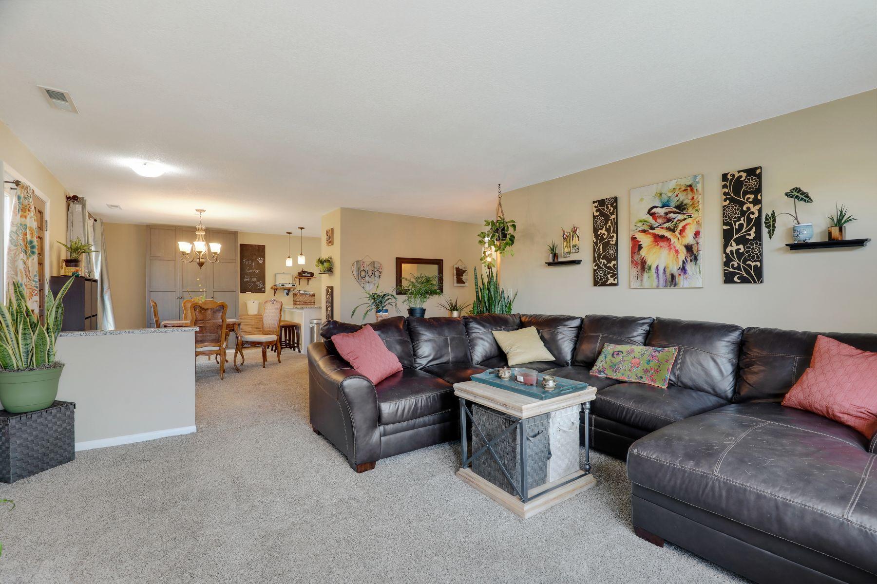 9032 Neill Lake Road Eden Prairie, MN 55347 - Photo 6 of 44