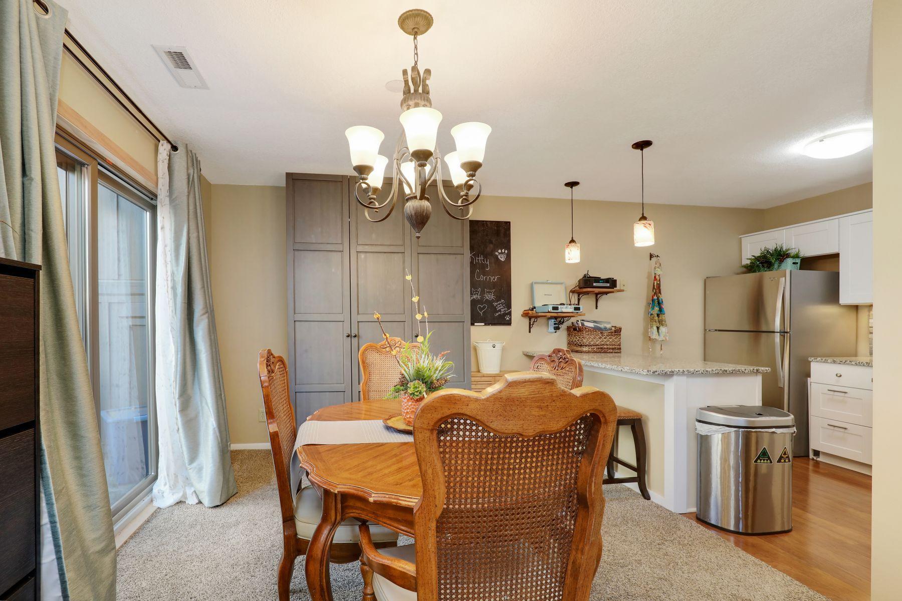 9032 Neill Lake Road Eden Prairie, MN 55347 - Photo 9 of 44