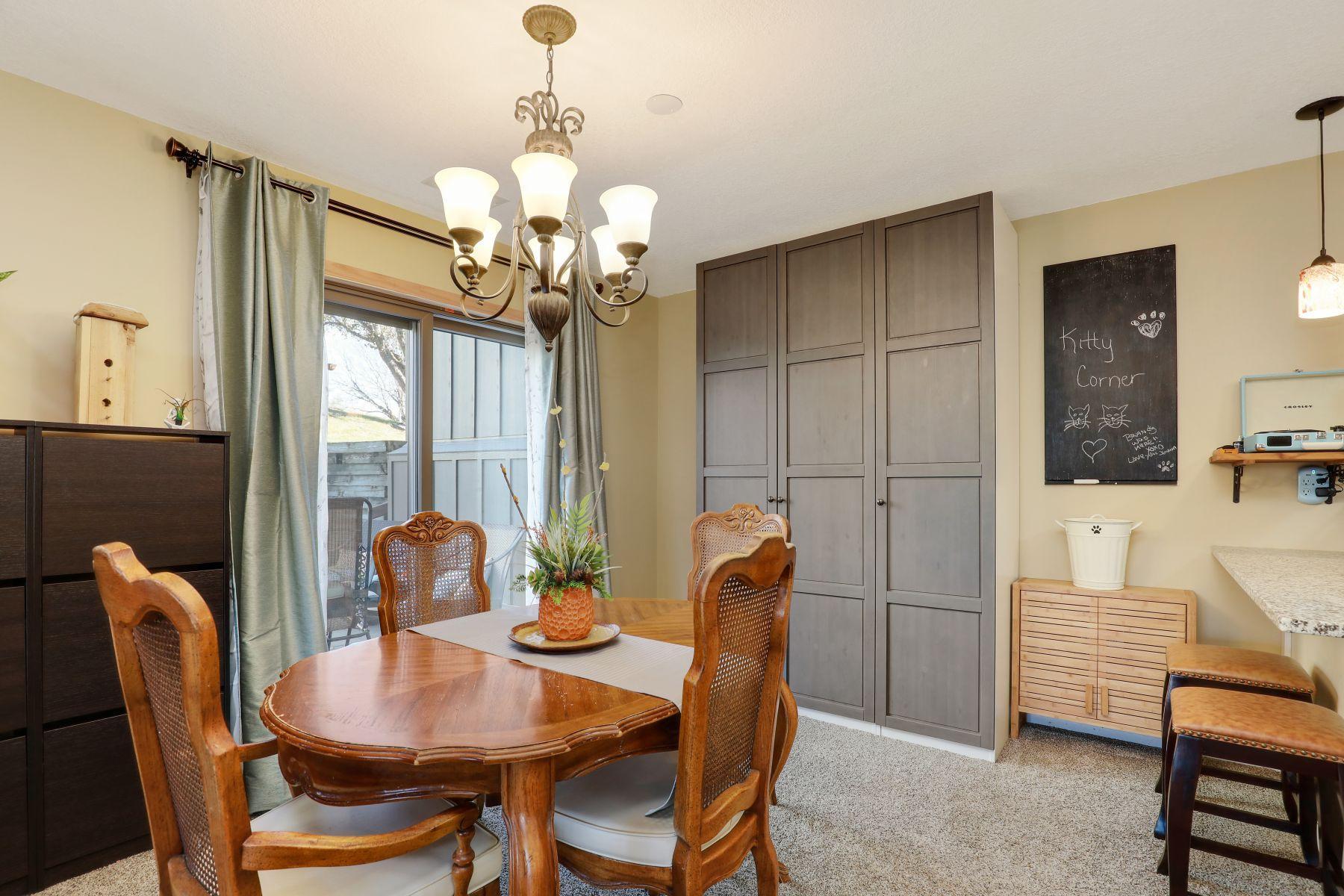 9032 Neill Lake Road Eden Prairie, MN 55347 - Photo 10 of 44