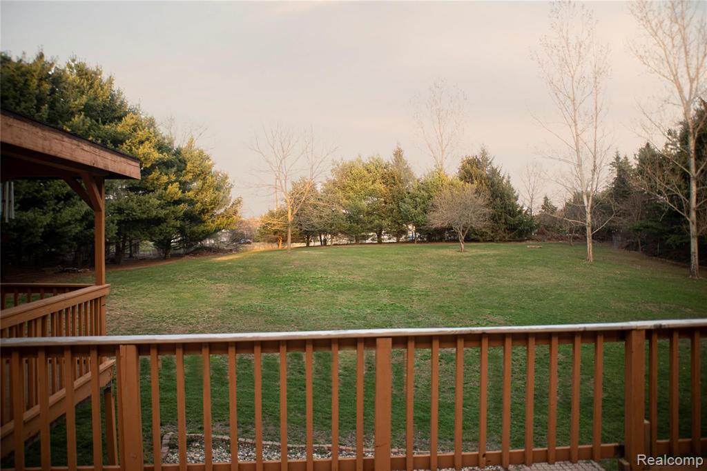 7397 Bayberry Road Pinckney, MI 48169 - Photo 4 of 25