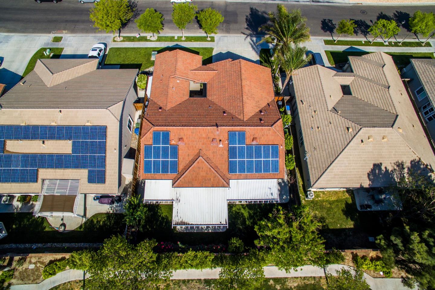 517 Roma Street Los Banos, CA 93635 - Photo 3 of 36 Gallery Image 3