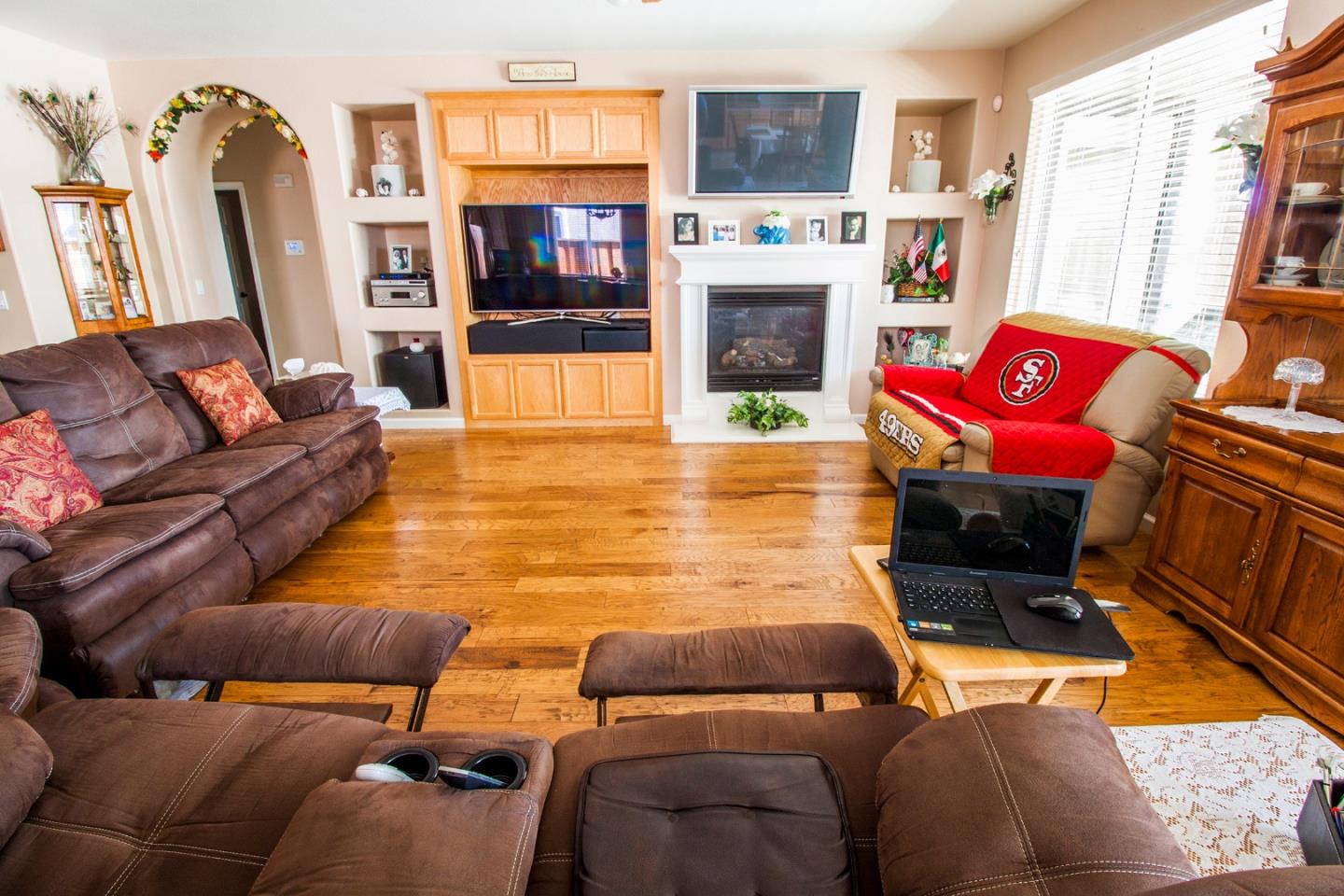 517 Roma Street Los Banos, CA 93635 - Photo 8 of 36 Gallery Image 8