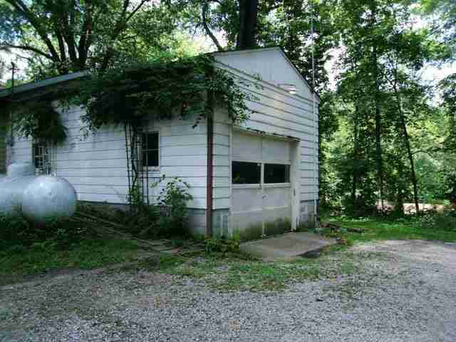 41 Ems R4H Lane, Unit RIDINGER Pierceton, IN 46562 - Photo 8 of 12 Gallery Image 8