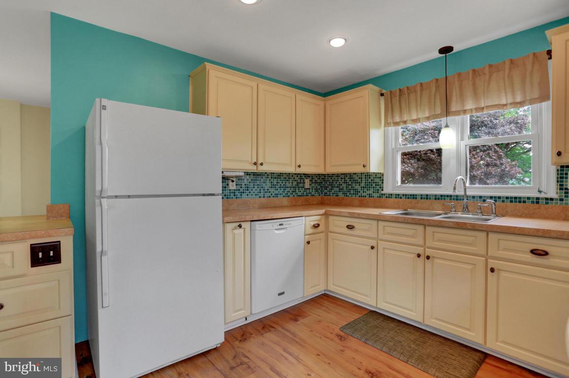 579 Church Road York, PA 17404 - Photo 12 of 31 Gallery Image 12