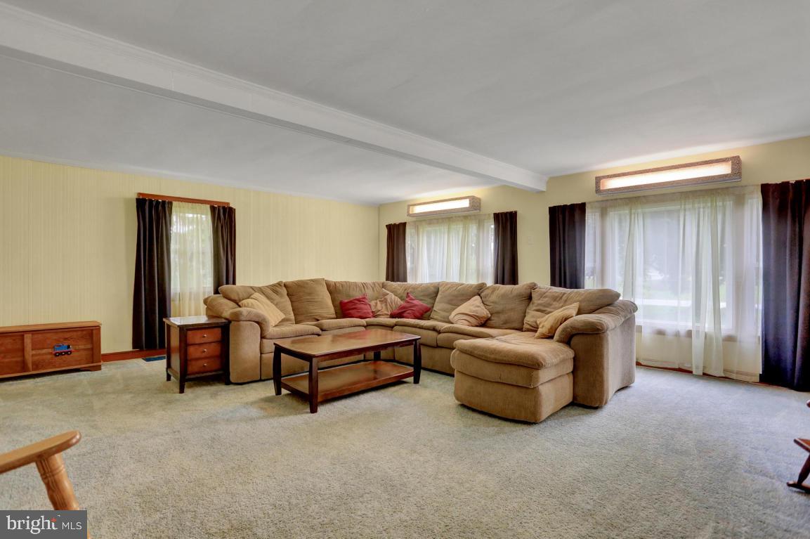 579 Church Road York, PA 17404 - Photo 4 of 31 Gallery Image 4