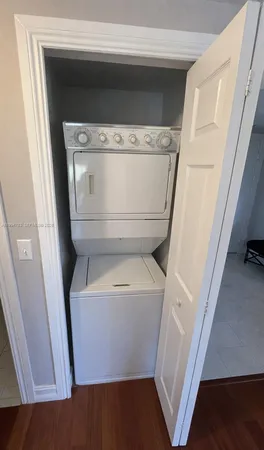 $3,550 | Central Gables, Coral Gables, FL 33134