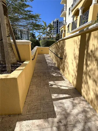 $3,550 | Central Gables, Coral Gables, FL 33134