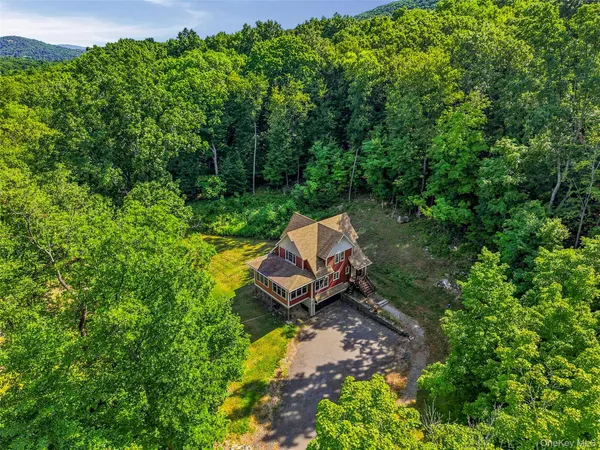 $719,000 | 248 Bellvale Lakes Road, Warwick, NY 10990