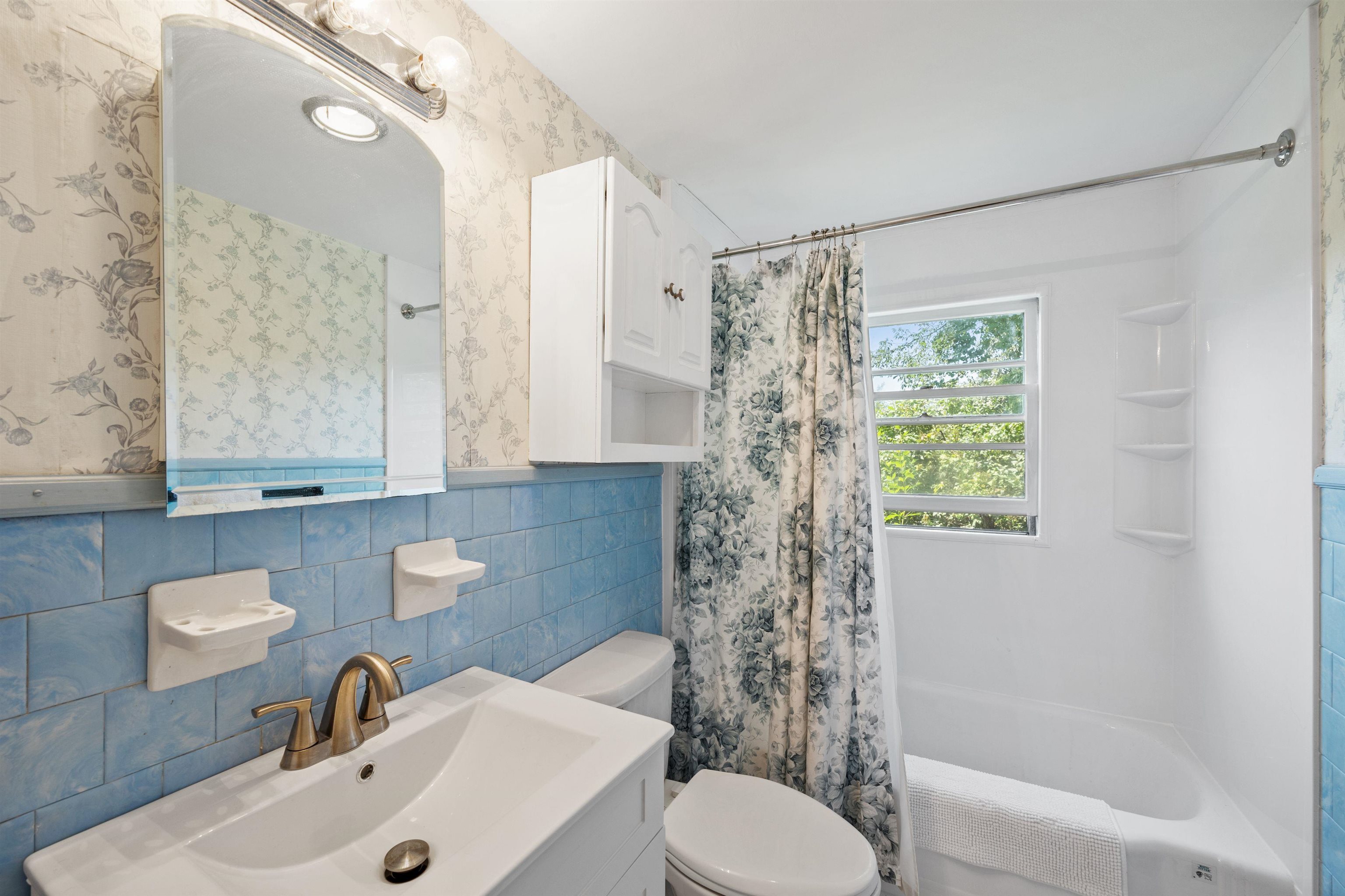 57 Albin Road Bow, NH 03304 - Photo 11 of 38