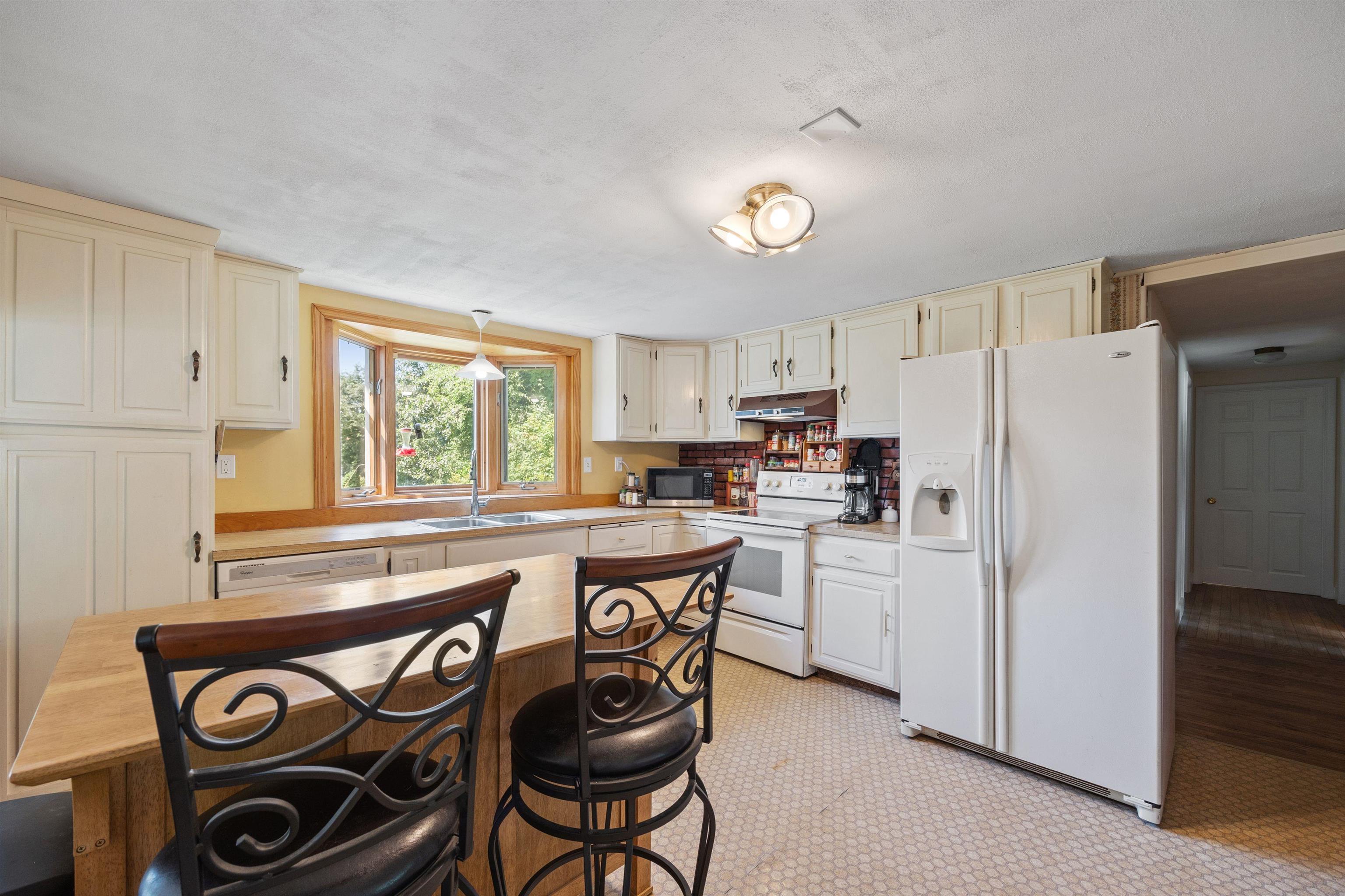 57 Albin Road Bow, NH 03304 - Photo 10 of 38