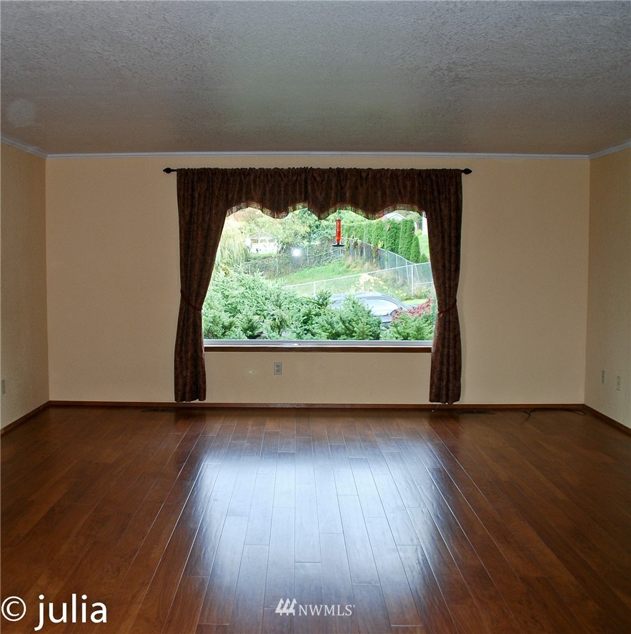 815 North Waugh Road Mount Vernon, WA 98273 - Photo 6 of 23 Gallery Image 6