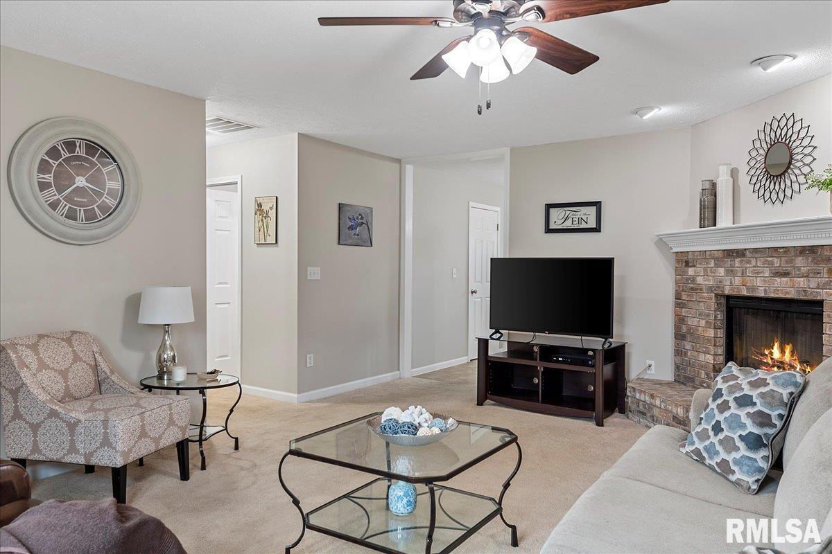 2403 Cormorant Drive Springfield, IL 62711 - Photo 3 of 23