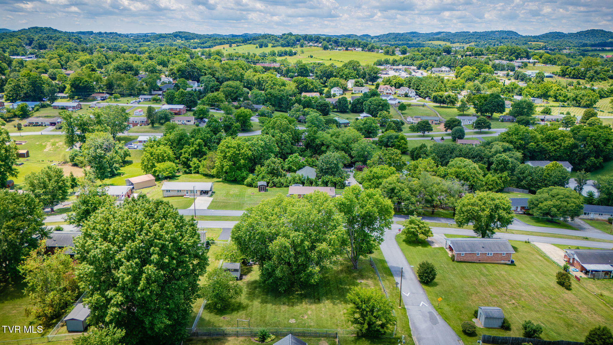 4128 Ranch Road Johnson City, TN 37601 - Photo 29 of 32 104 (5)