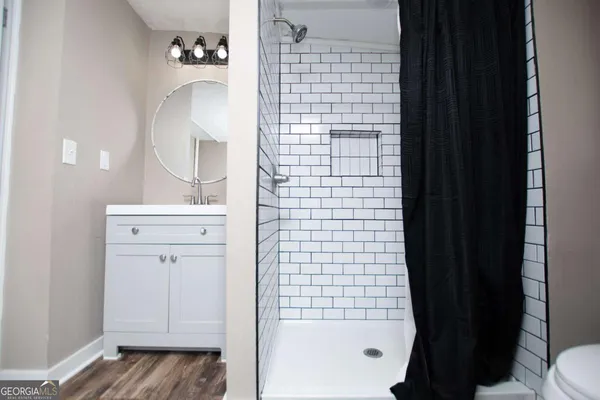 a view of utility room with washer and dryer