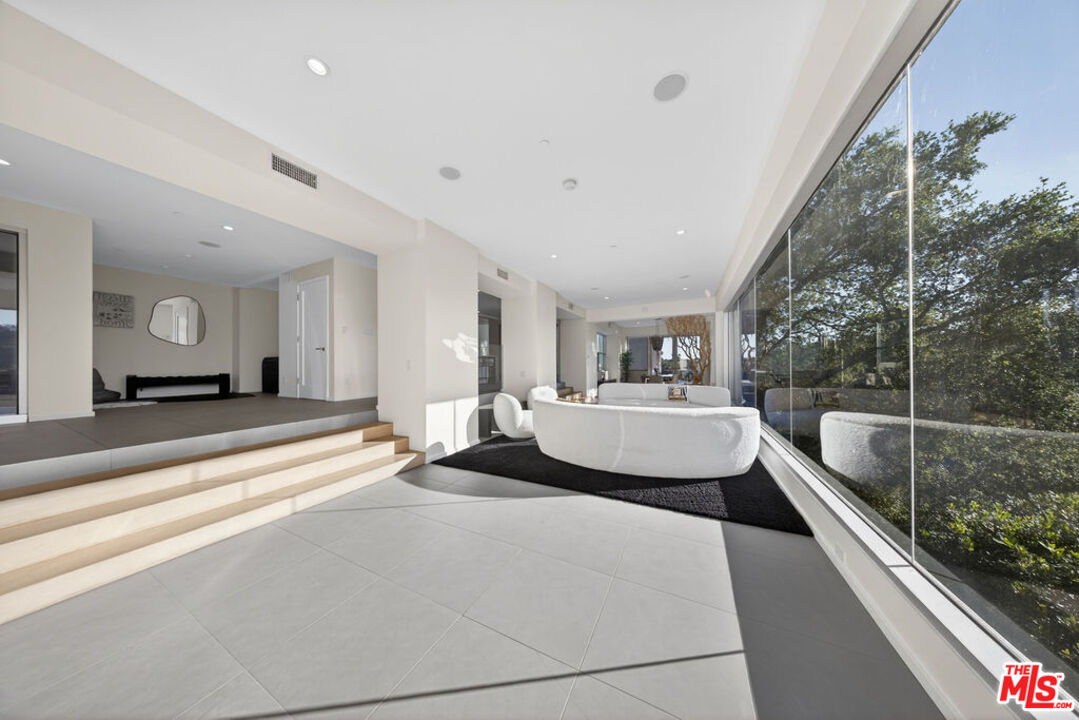 9716 Oak Pass Road Beverly Hills, CA 90210 - Photo 54 of 73