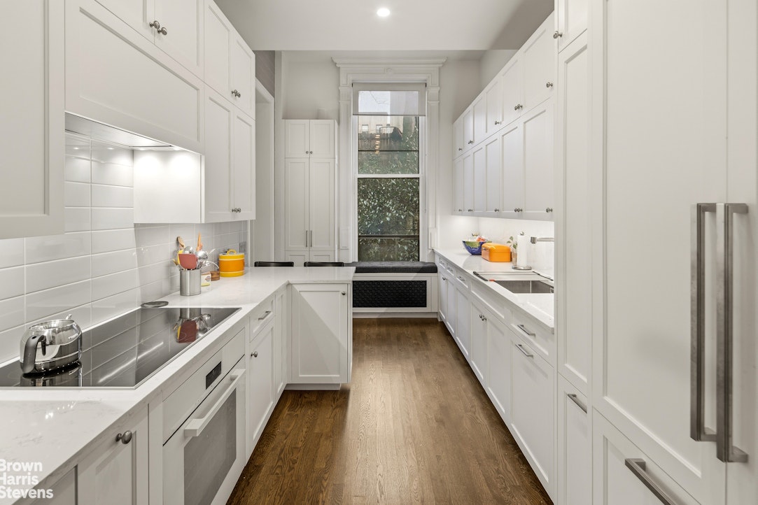 73 Remsen Street, Unit 2 Brooklyn, NY 11201 - Photo 6 of 13