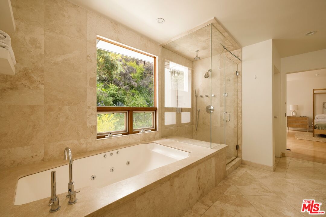 3600 Mandeville Canyon Road Los Angeles, CA 90049 - Photo 13 of 26