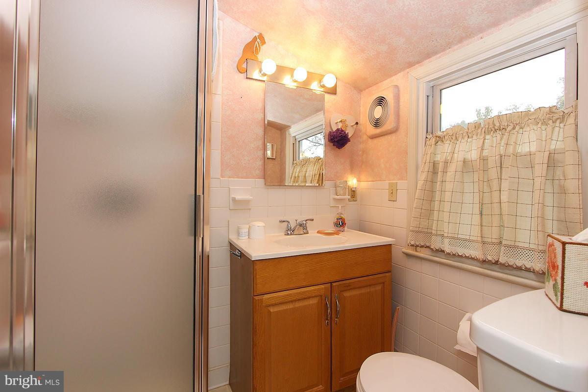 2804 Newton Street Silver Spring, MD 20902 - Photo 17 of 26 Bath