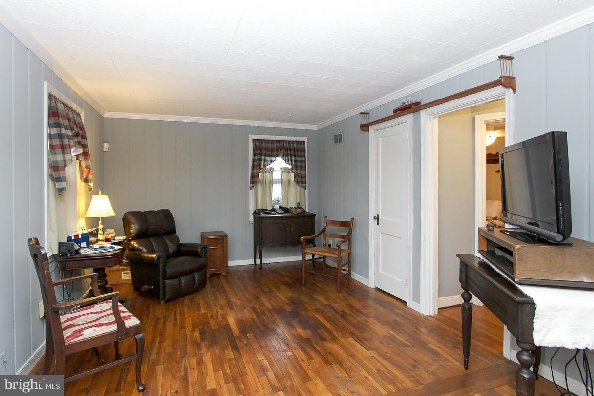 2804 Newton Street Silver Spring, MD 20902 - Photo 10 of 26 Living Room