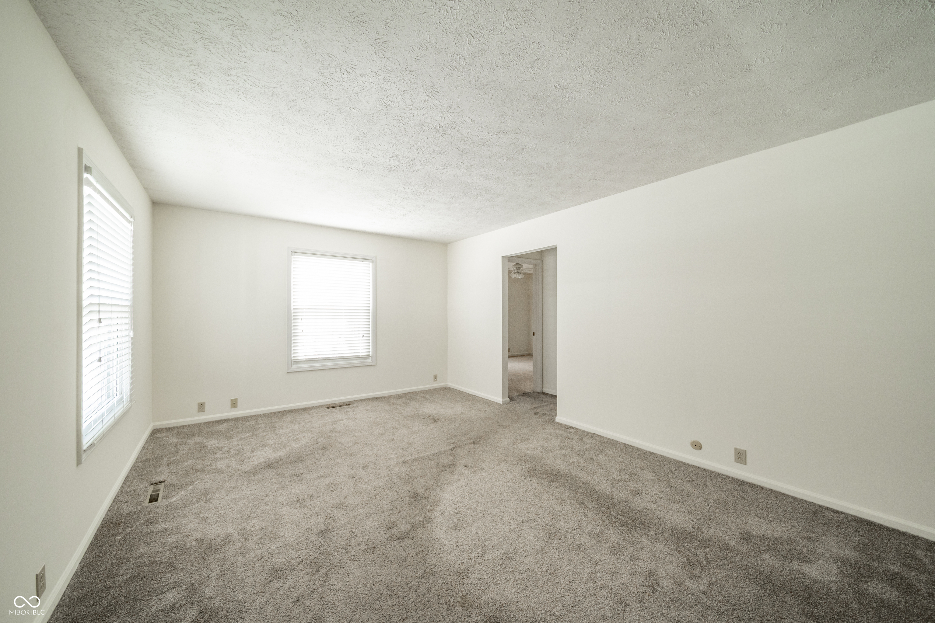 4328 Rutgers Drive Anderson, IN 46013 - Photo 4 of 33