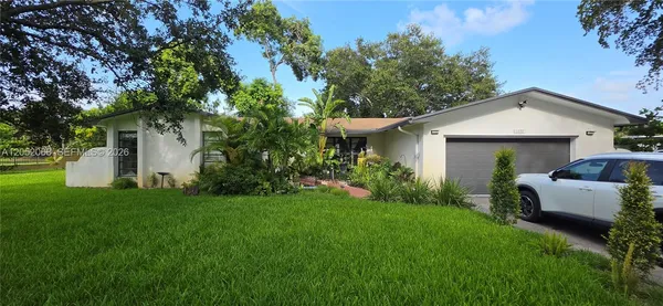 $1,155,000 | Oak Hill Village, Davie, FL 33325