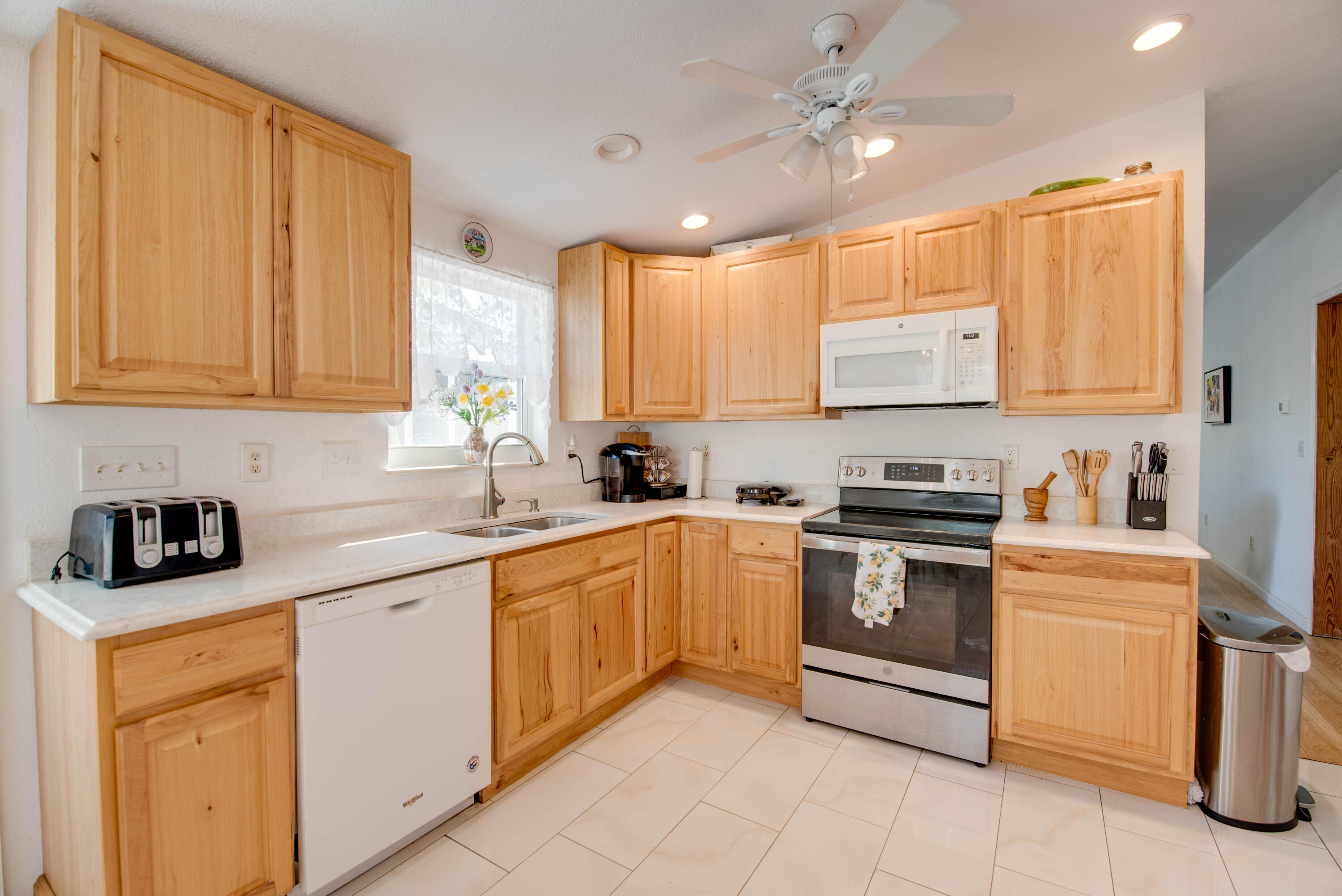 131 Doubloon Lane Cudjoe, FL 33042 - Photo 8 of 34 005-131DoubloonLane-CudjoeKey-FL-33042-F