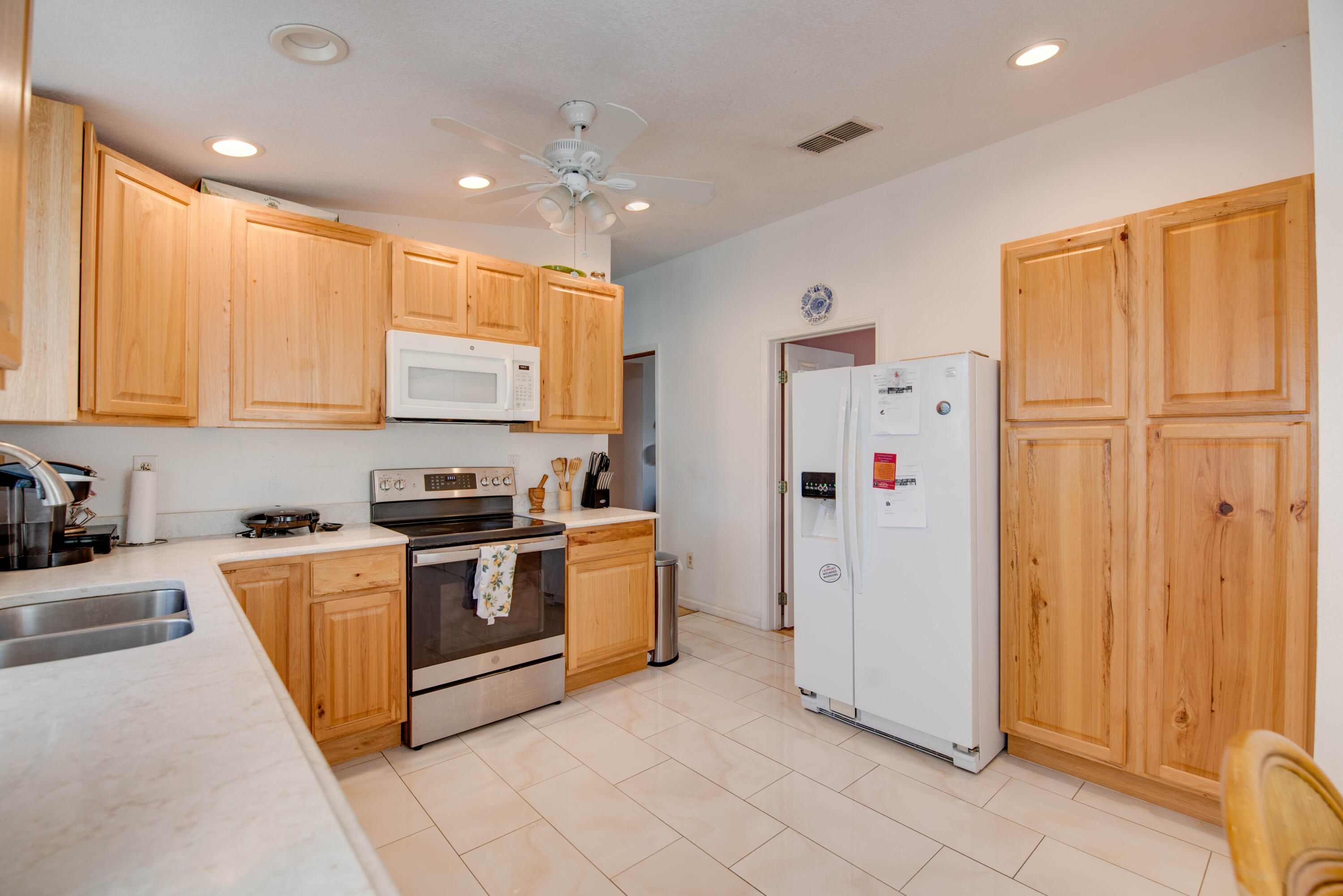 131 Doubloon Lane Cudjoe, FL 33042 - Photo 9 of 34 004-131DoubloonLane-CudjoeKey-FL-33042-F