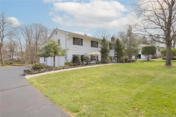 $949,999 | 45 Woodglen Drive, New City, NY 10956