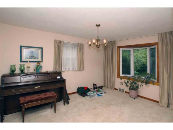 3613 Royal Road Endwell, NY 13760 - Photo 4 of 18 Gallery Image 4