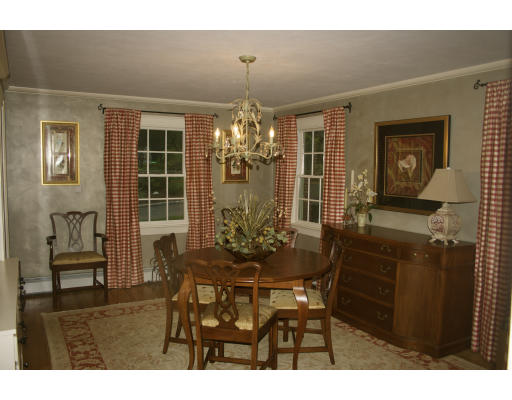 65 Hagen Road Newton, MA 02459 - Photo 15 of 17 a dining room with furniture and window