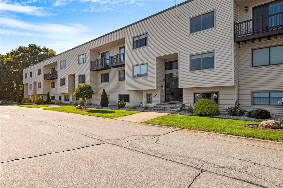 196 Old River Road, Unit 7SF Lincoln, RI 02865 - Photo 2 of 28