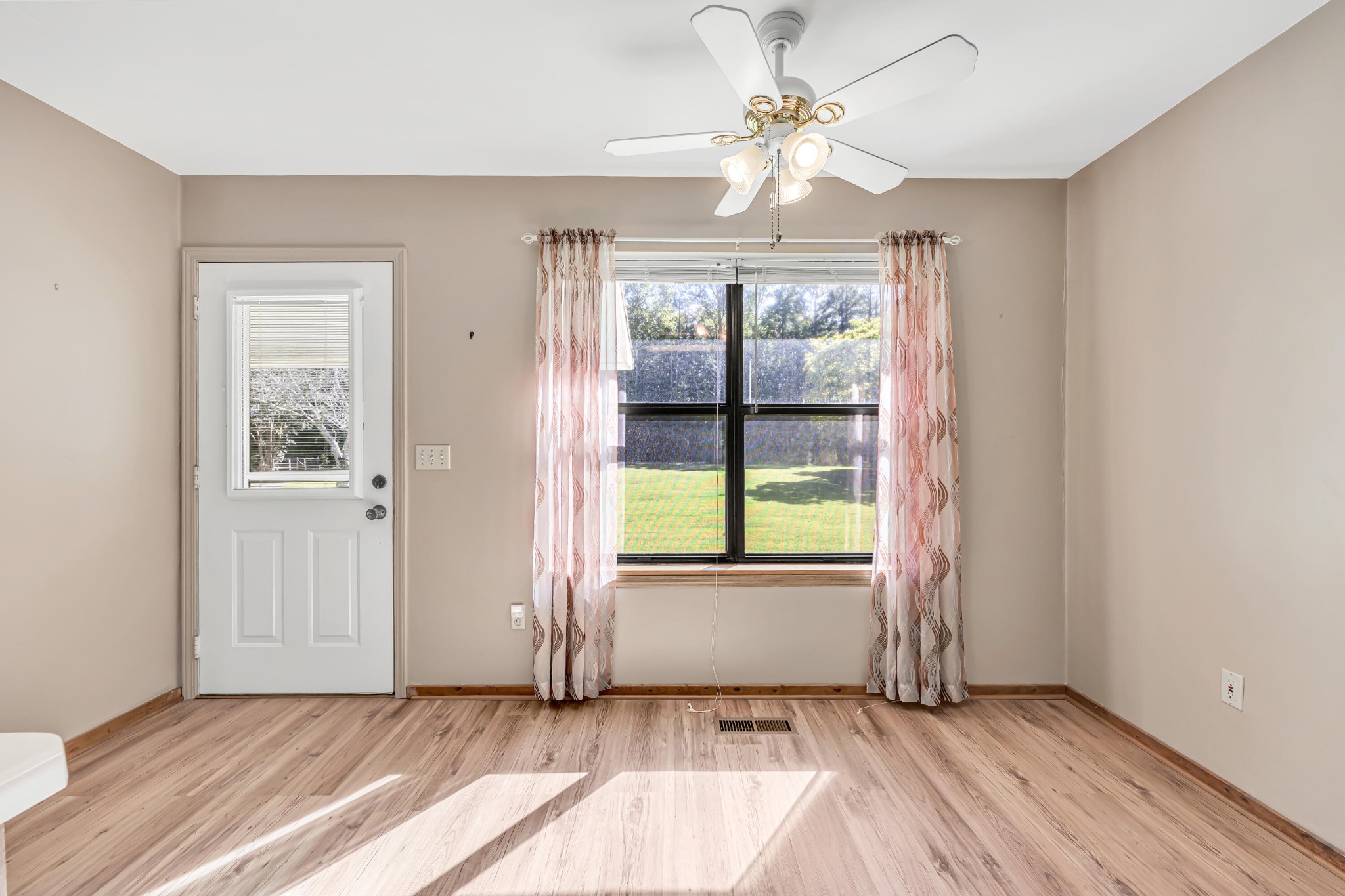 395 Sipes Road Southwest Cleveland, TN 37311 - Photo 5 of 34 Gallery Image 5