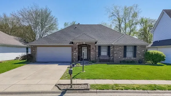 $235,000 | 5717 Lincoln Pointe Boulevard, Evansville, IN 47715