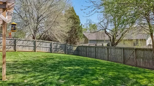 $235,000 | 5717 Lincoln Pointe Boulevard, Evansville, IN 47715