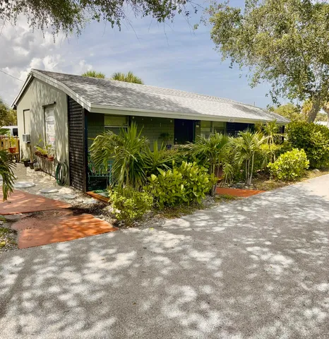 $1,675 | 301 Melody Lane, Unit 2, Lantana, FL 33462