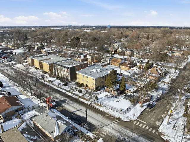 $154,000 | 1609 West Howard Street, Unit 2, Evanston, IL 60202