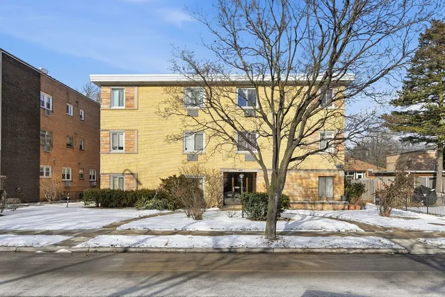 $154,000 | 1609 West Howard Street, Unit 2, Evanston, IL 60202