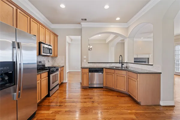 $449,000 | 2830 Sherwin Street, Houston, TX 77007