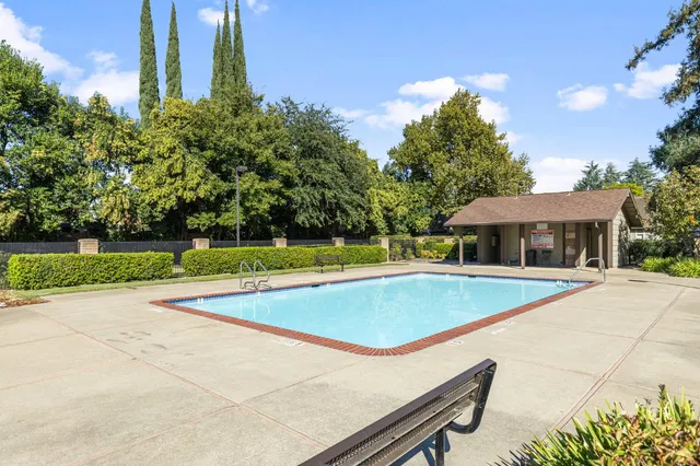 $235,000 | 102 Luna Grande Circle, Unit 6, Sacramento, CA 95834