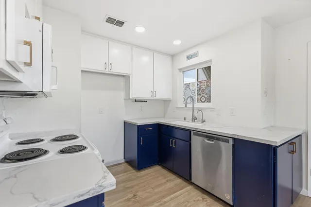 $235,000 | 102 Luna Grande Circle, Unit 6, Sacramento, CA 95834