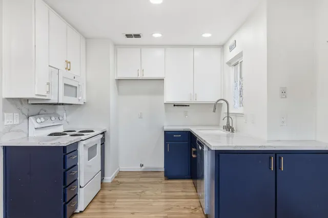 $235,000 | 102 Luna Grande Circle, Unit 6, Sacramento, CA 95834