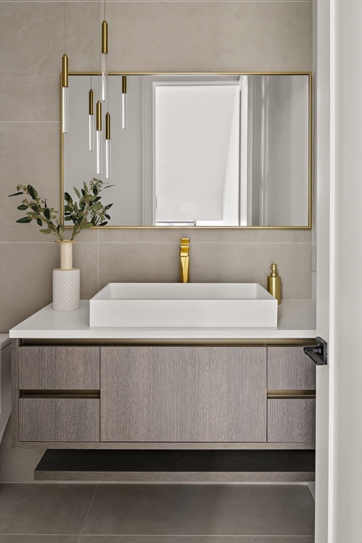 71 Harwich Road Newton, MA 02467 - Photo 15 of 32