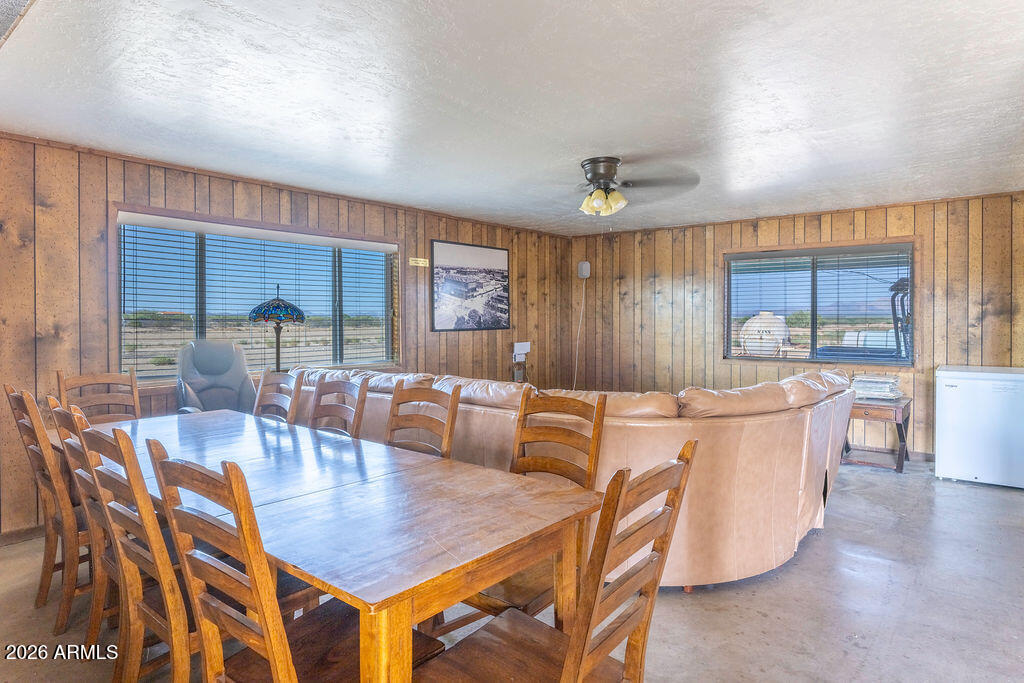 73345 Urea Ranch Road Wenden, AZ 85357 - Photo 12 of 43 Dining & Great room