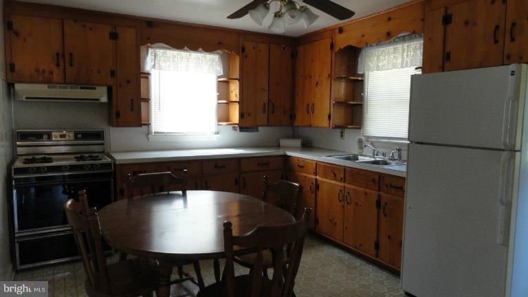69 Nottingham Road Hagerstown, MD 21740 - Photo 5 of 14 Kitchen