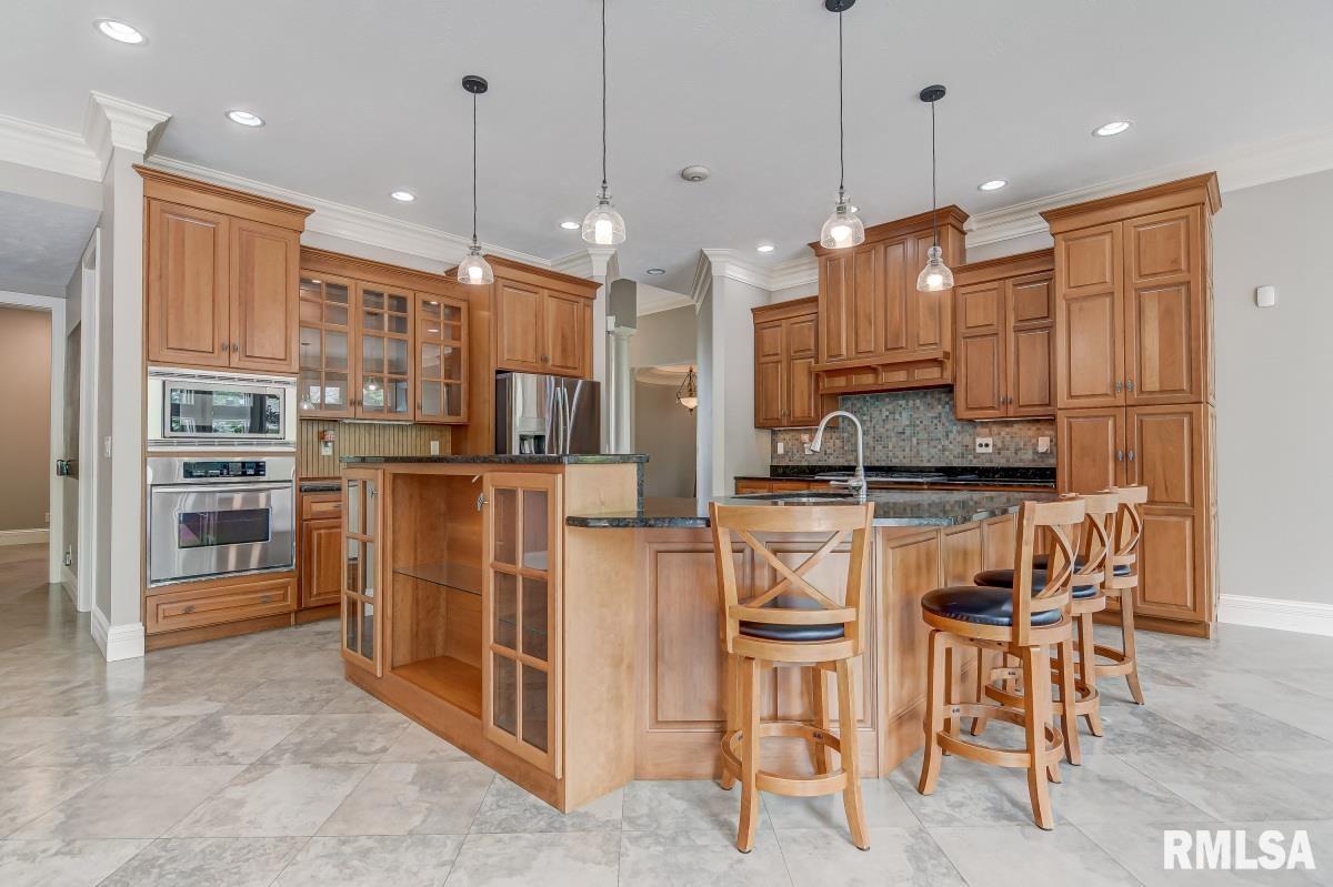 3505 Embassy Drive Springfield, IL 62711 - Photo 5 of 50