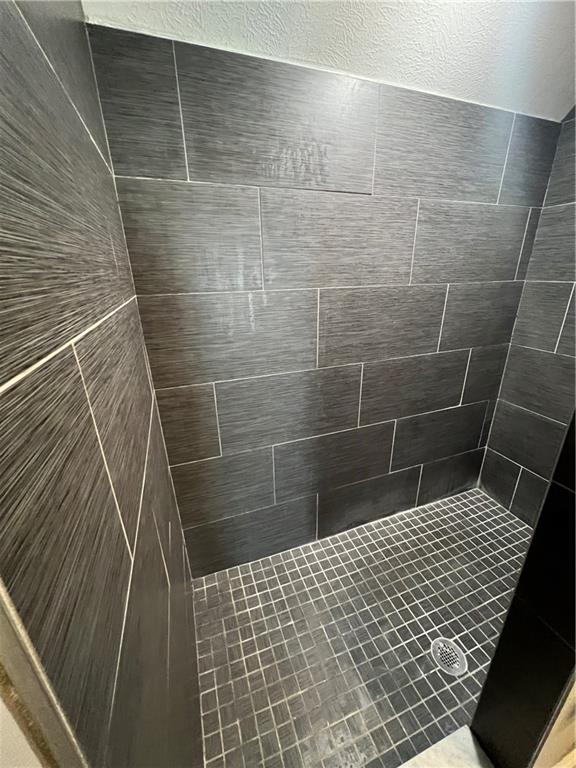 1105 Riverside Drive, Unit 2 Beaver, PA 15009 - Photo 21 of 21 a bathroom with a shower