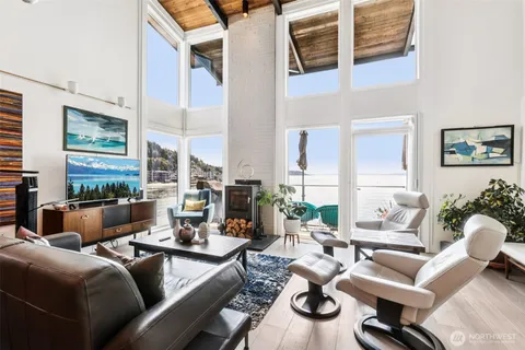 $699,999 | 3717 Beach Drive Southwest, Unit 316, Seattle, WA 98116